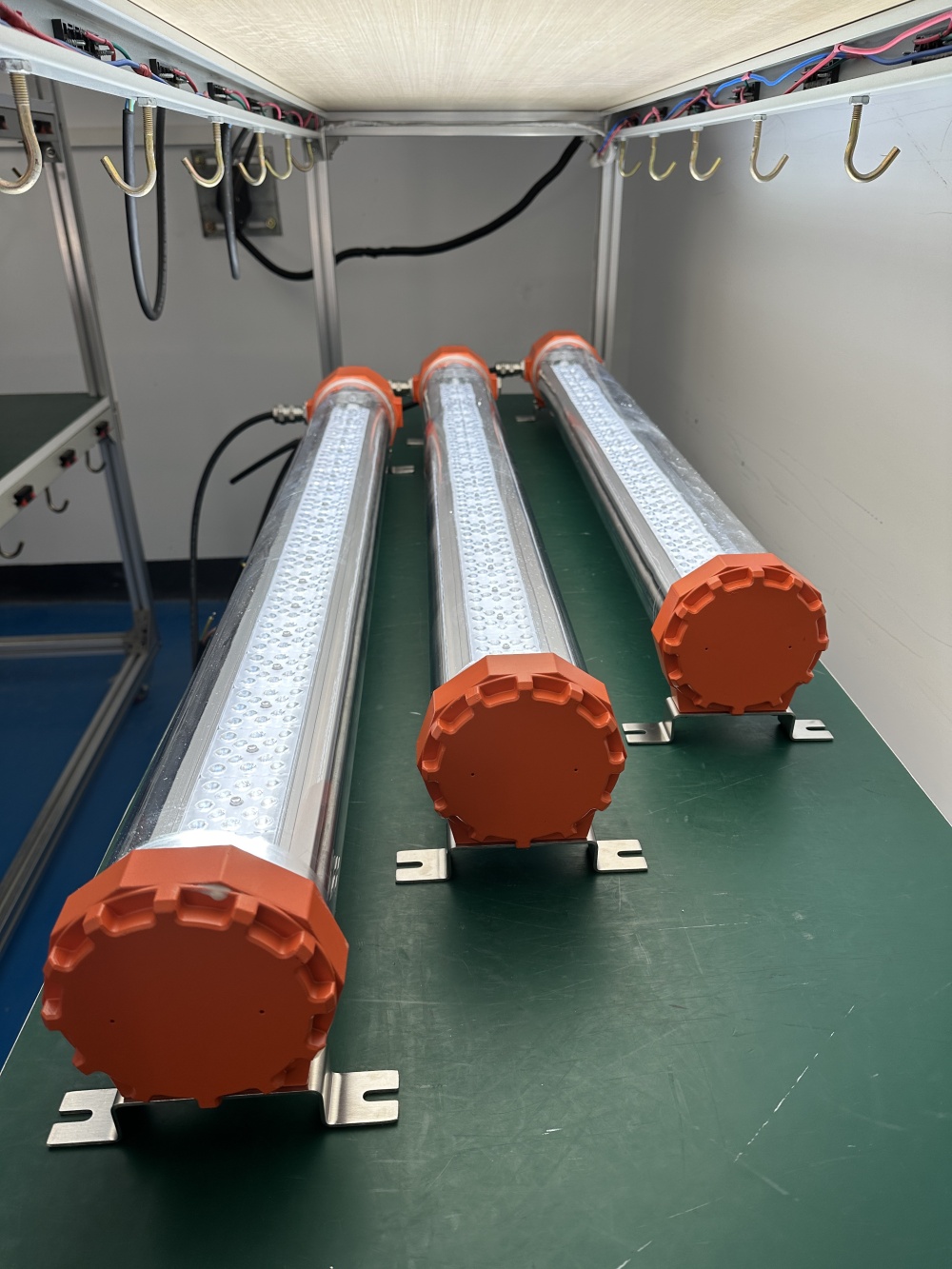 How to Distinguish Gas Groups (A-D) and Dust Groups (E-G) in the NEC Class/Division System